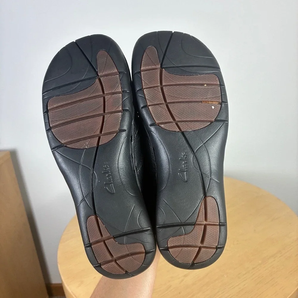 Clarks Leather Loafer Button Slip On Shoes Womens 8W Comfort Support Walking